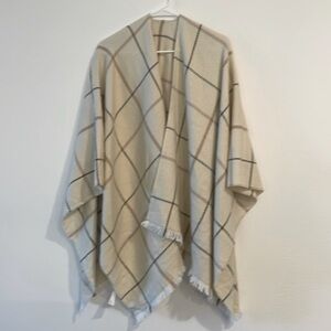 Uniqlo Cozy 2 in 1 Poncho and Scarf